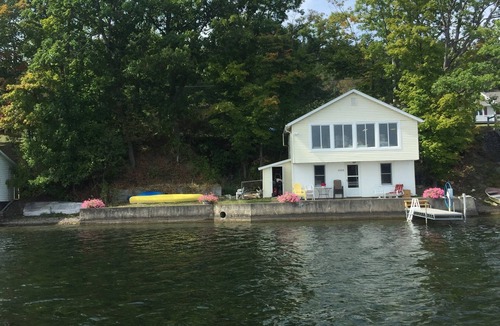 Town of Jerusalem Cottage | Recently renovated Keuka Lake Cottage.