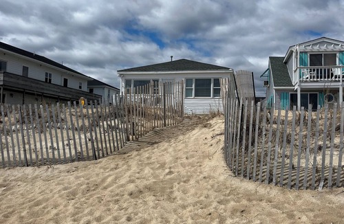 Salisbury Beach Cottage | Recently renovated Oceanfront 3-bedroom cottage on Salisbury Beach.