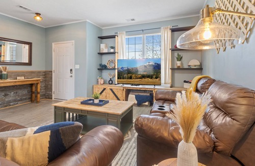 Jeffersonville House | Red Barn - Work-friendly w/ outdoor grill & patio