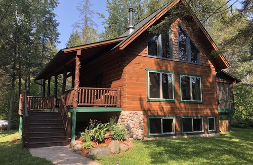 Hayward Cabin | Red Fox Loft- Bike/Ski to Birkie & ATV Trails!
