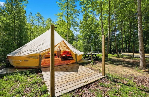 Stanton House | Red River Gorge Cozy Glamping Tent for 4 AC, Fire Pit & Hot Tub