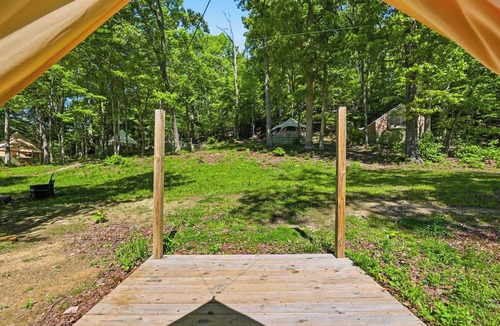 Stanton House | Red River Gorge Cozy Glamping Tent for 4 AC, Fire Pit & Hot Tub