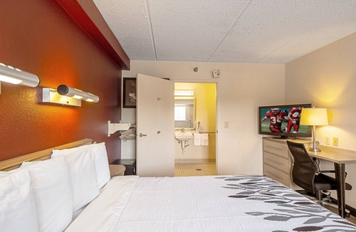 Akron Hotel | Red Roof Inn Akron