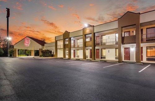 Clarksville Hotel | Red Roof Inn Clarksville