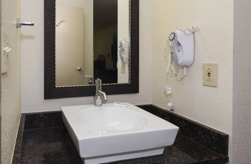 Downtown Columbus Hotel | Red Roof Inn PLUS+ Columbus Downtown-Convention Center