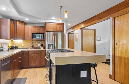 Traverse City House | Red Timbers Near Beaches and Wineries