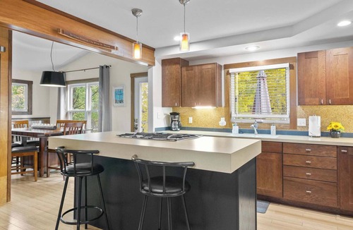 Traverse City House | Red Timbers Near Beaches and Wineries