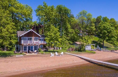 Nisswa Cabin | REDUCED PRIME WEEK AVAILABILITY 7/31-8/31/2022. 5 STARS, SAND BEACH N. GULL.
