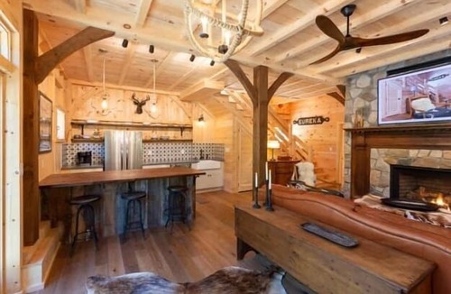 Kennebunk House | Refined and Rustic “Yellowstone” Vibe at Deer Cove Barn