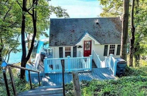 Town of Jerusalem Cottage | Reflections on Keuka