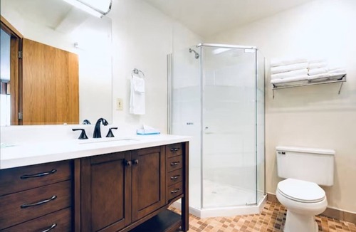 Devils Lake Hotel | Refreshing Suite w/Jetted Tub | Near Spirit Lake Casino | Free Parking!