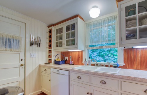Boothbay Harbor House | Relax at Little Haven, a charming 3-bedroom retreat in Boothbay Harbor.