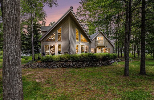 Kalkaska Cottage | Relax & Explore Waterfront Crawford Lake Cottage 4878