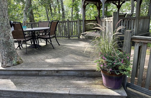 East Harwich House | Relax in a tranquil log home on direct lake front property. The Hermitage awaits