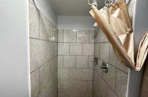 Saginaw Hotel | Relax Inn - Saginaw