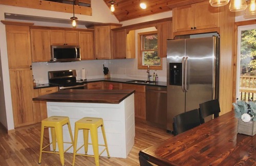 Mears Cabin | Relax, swim, dune, and explore the summer in Silver Lake!