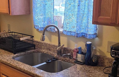 Santa Rosa House | Relaxing 3BR home in Santa Rosa, NM near Blue Hole & Park Lake