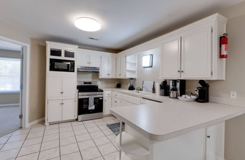 West Meade House | Relaxing 3BR Retreat 15 Minutes to Broadway