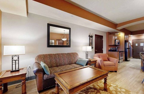 Wisconsin Dells Condo | Relaxing Dells Condo | Discounted Adventure Access Perk