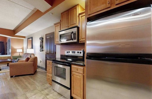 Wisconsin Dells Condo | Relaxing Dells Condo | Discounted Adventure Access Perk