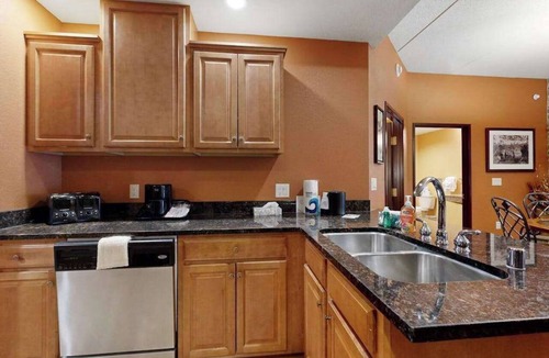 Wisconsin Dells Condo | Relaxing Dells Condo | Discounted Adventure Access Perk