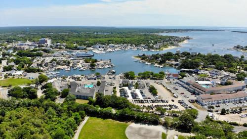 Centerville House | Relaxing Retreat just Minutes to Beach
