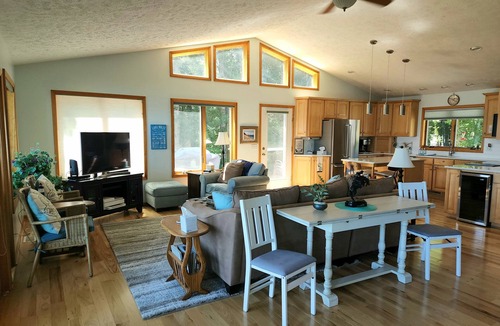 Cedar House | Relaxing retreat on Lake Leelanau.