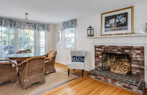Bass River House | Relaxing Retreat .3 Mile to Windmill Beach