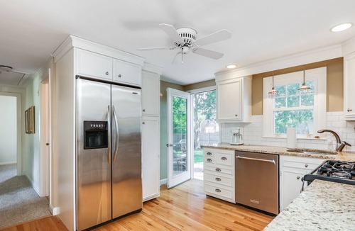 Bass River House | Relaxing Retreat .3 Mile to Windmill Beach