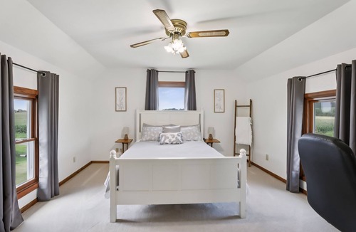 Dodge Other | Relaxing Spacious farmhouse with fire-pit and family friendly amenities