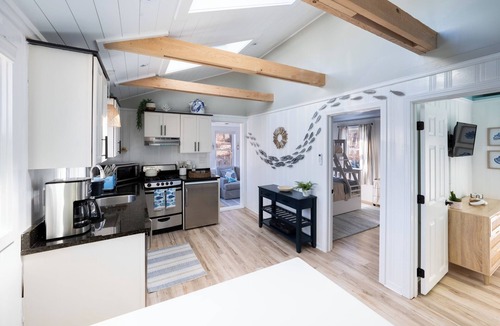 North Truro House | Relaxing Truro Cottage with Private Patio Near Beaches