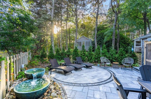 North Truro House | Relaxing Truro Cottage with Private Patio Near Beaches