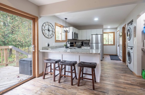 Thompsonville Cabin | Remodeled Betsie River Bungalow 3bd+2ba+Loft by Crystal Mtn, 10 acres on River!