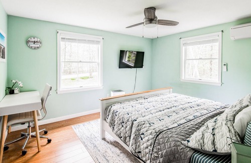 Cape Porpoise House | Remodeled private home in Kennebunkport on acre lot mins to Dock Square, beach