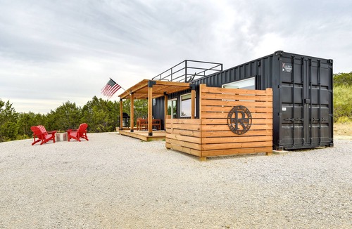 Thurber House | Remote Strawn Container Home w/Hot Tub!