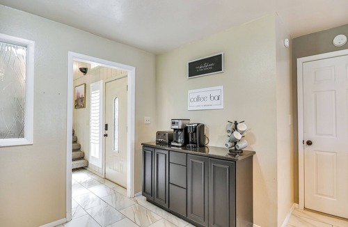 Dalhart House | Remote Texas Retreat: Hot Tub, Deck, Grill!