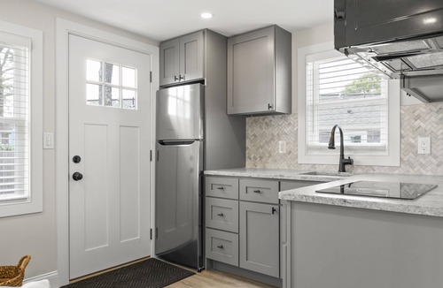 Dennis Port Cottage | RENOVATED: 1 Bedroom/1Bath, Close to the Beach!