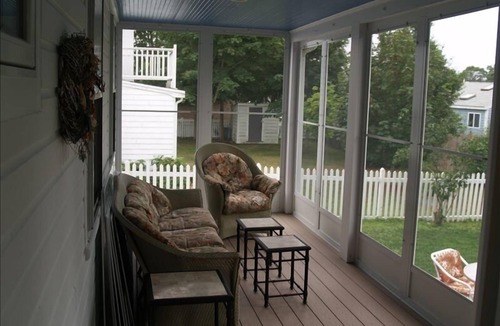 Buzzards Bay Cottage | Renovated Charming Onset Summer Cottage.