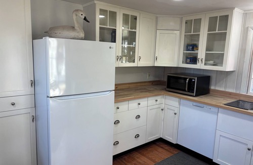 South Chatham Cottage | Renovated Chatham Cottage – Steps to Beach