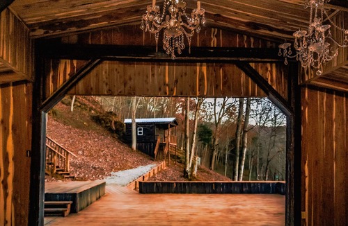 Lynx Cabin | Rent Entire Property | 7 Cabins | Sleeps up to 39