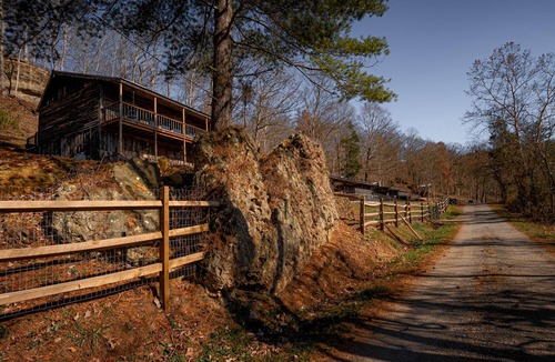 Lynx Cabin | Rent Entire Property | 7 Cabins | Sleeps up to 39