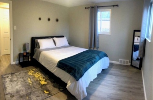Brookline House | Restful Nest near downtown