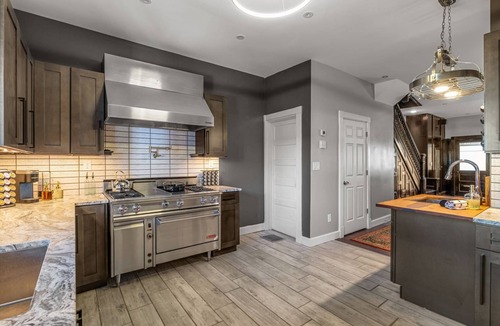 Sharpsburg Apartment | Restored Sharpsburg Gem | 2 Kings | Gourmet Kitchen | 3.5 Baths + Game Room