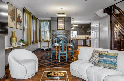 Sharpsburg Apartment | Restored Sharpsburg Gem | 2 Kings | Gourmet Kitchen | 3.5 Baths + Game Room