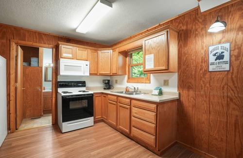 Logan Cabin | Retreat Cabin #10 | Hocking Hills, 2BR Cabin