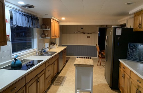 Black Wolf House | Retreat on Lake Winnebago - Last minute openings in August 2026!