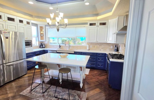 Crescent Beach House | Retreat with Breathtaking Sunrises & Sunsets-Pool-Hot tub-Elevator