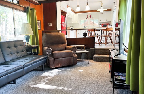 Wellston House | Retro Trailer - Vintage Getaway with Modern Comforts