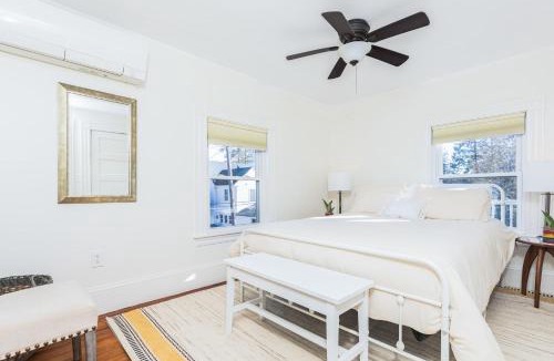 Portsmouth Apartment | Richards Retreat Walk to Downtown Washer-Dryer