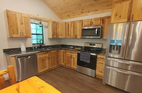 Logan Cabin | Ridge Point Cabin- in the Heart of Hocking Hills